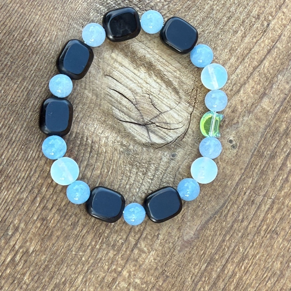 Chic Black and Blue Beaded Bracelet